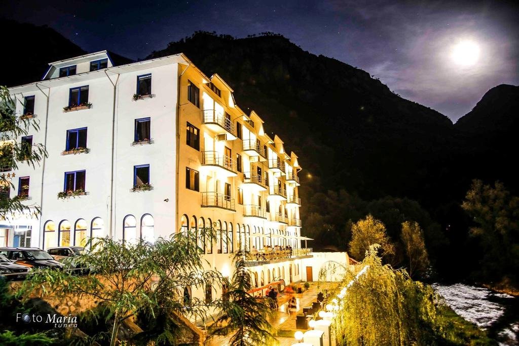 HOTEL GOLDEN SPIRIT