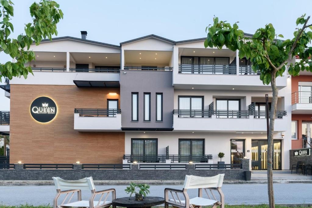 Elizabeth Queen Luxury Rooms