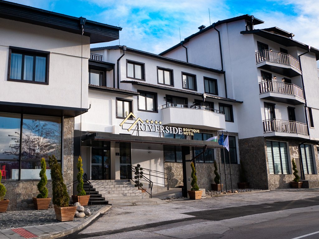 Riverside Hotel